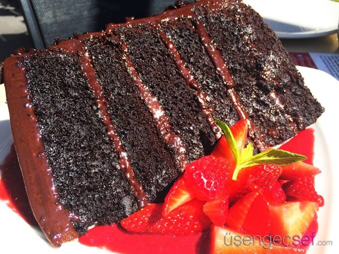 pf-changs-chocolate-cake