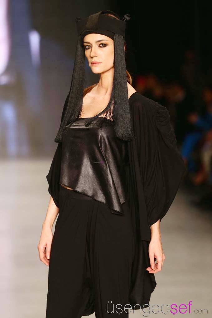 cigdem-akin-fashion-week-defilesi-sema-simsek