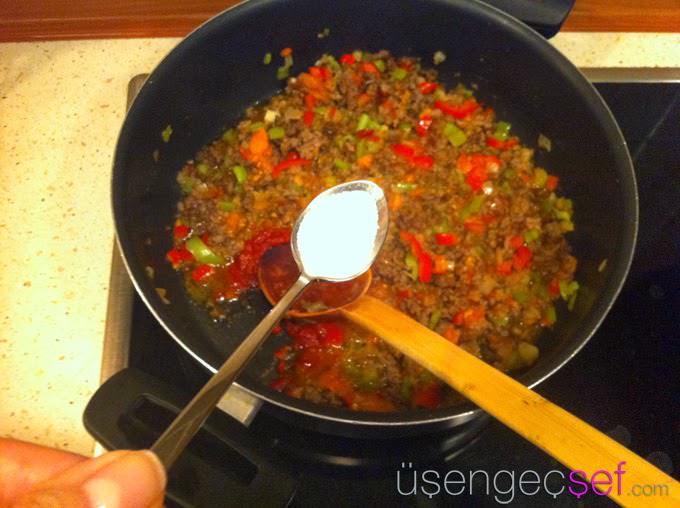 kiymali-mantarli-spagetti-tarifi-tuz
