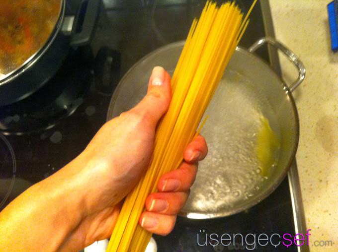 kiymali-mantarli-spagetti-tarifi-makarna-yapimi