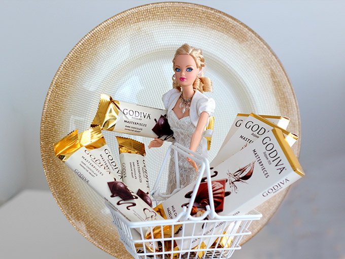 godiva-yakinimda-barbie-market-araba-cikolata