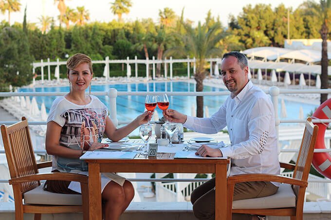 titanic-deluxe-lara-hotel-antalya-havuz