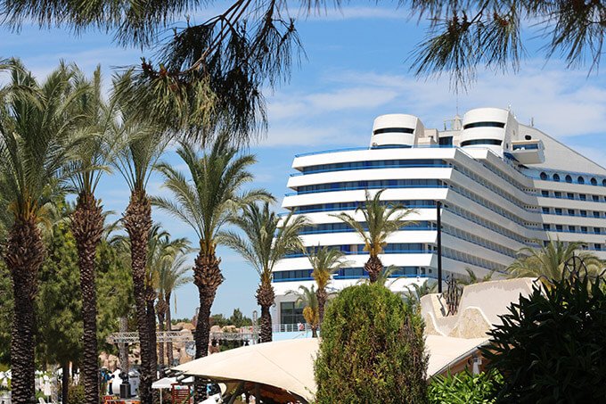 titanic-deluxe-lara-hotel-antalya-havuz
