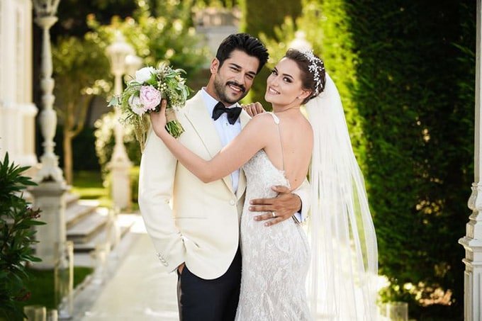 fahriye-evcen-burak-ozcivit-dugun-sait-halim-pasa-evlendi