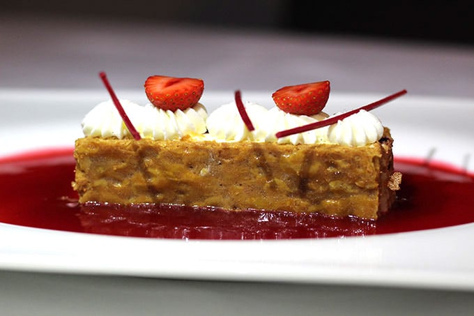 grande-bretagne-restaurant-strawberry-cilekli-milfoy