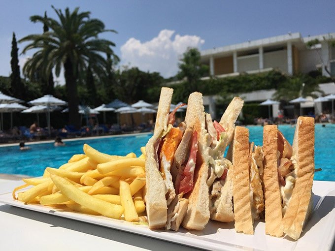 club-sandwich-hilton-atina-athens