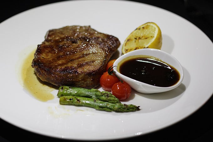 hilton-atina-galaxy-steak