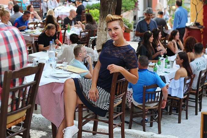 usengec-sef-atina-plaka-meze