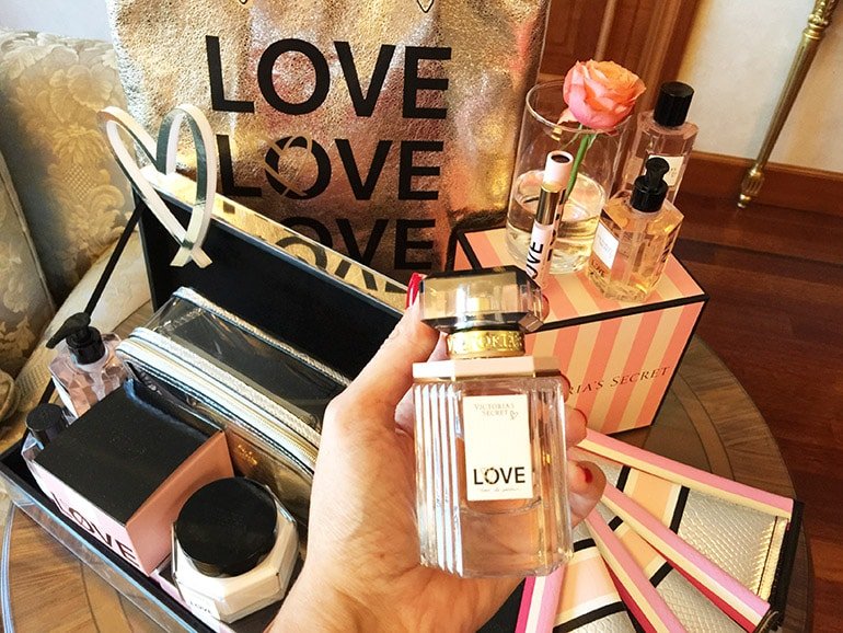 usengec-sef-victorias-secret-melekleri-love-parfum
