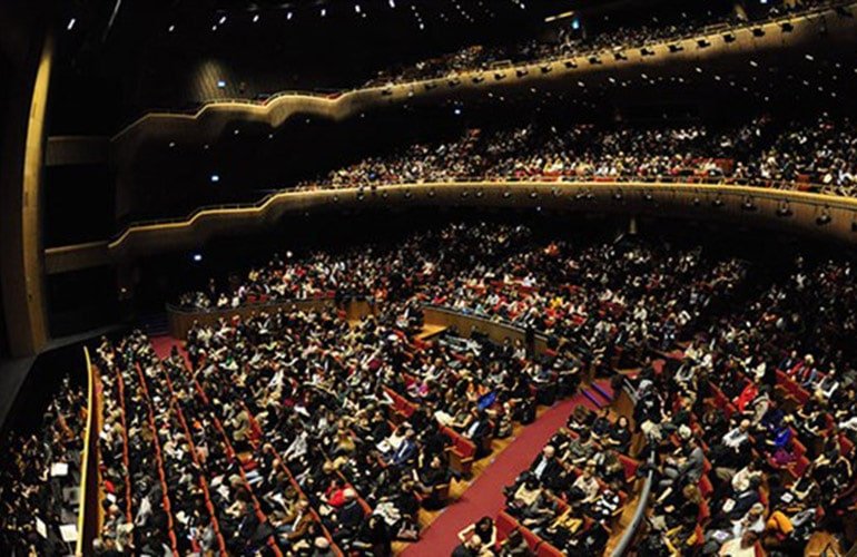 patricia-kaas-zorlu-psm-konser-usengec-sef