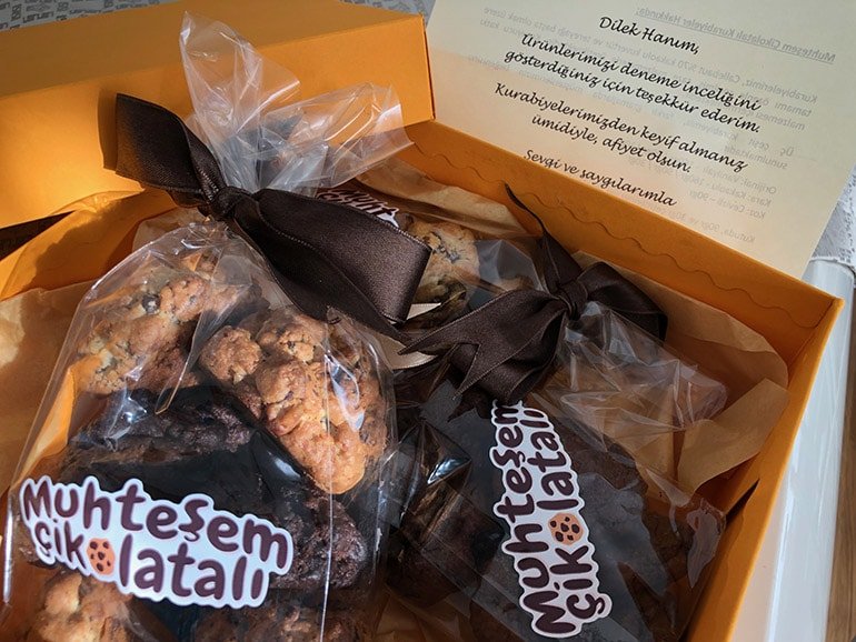 muhtesem-cikolatali-kurabiye-cevizli-vanilyali