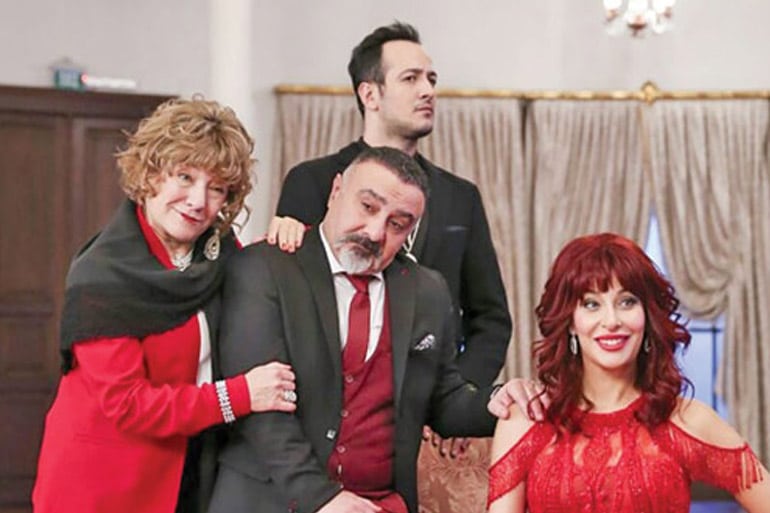 gulse-birsel-komedi-dizi-jet-sosyete-oyuncular-ne-zaman