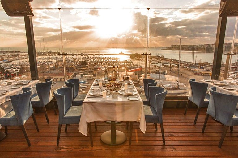 ouzo-roof-restaurant-wyndham-grand-kalamis-yunan
