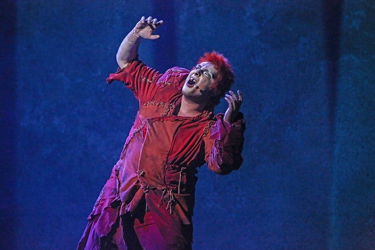 zorlu-psm-notre-dame-de-paris-muzikal-kambur-quasimodo