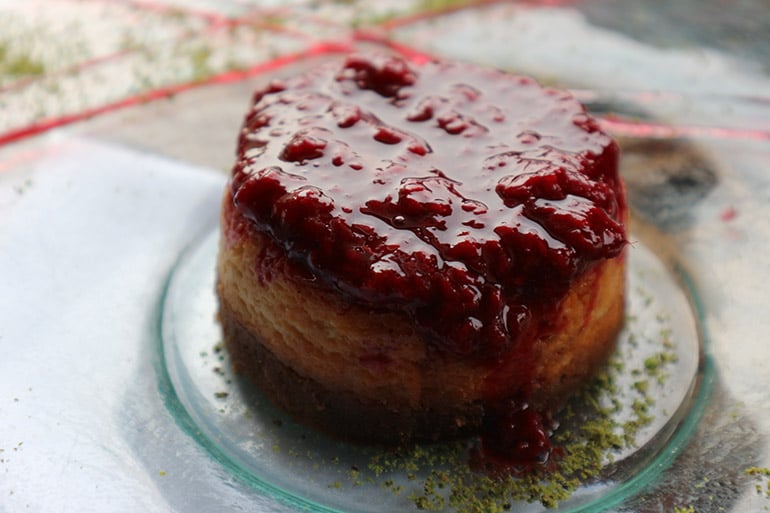 usengec-sef-isabey-bagevi-sevilen-saraplari-cheesecake-tarifi