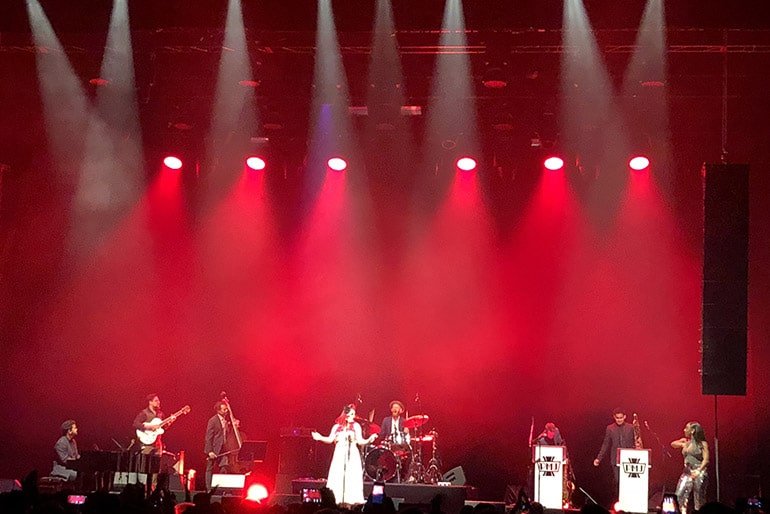 scott bradlee postmodern jukebox konser 6