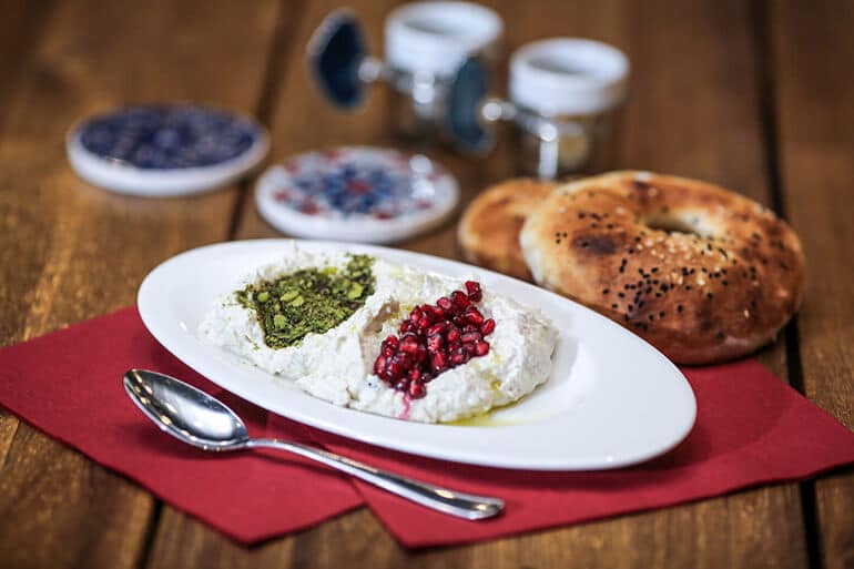 al-sharq-anadolu-yakasi-eglence-mekan-muhammara-tarifi