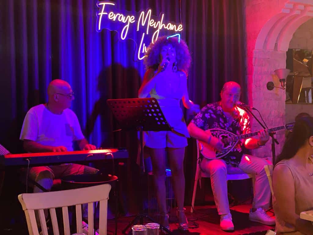 feraye meyhane pelin ve buzuki hakan